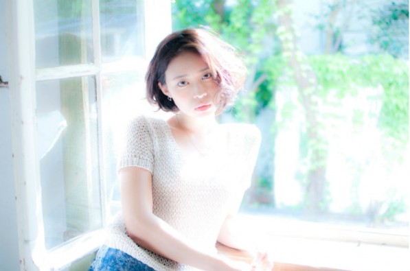 前髪長めの大人の美シルエットショート